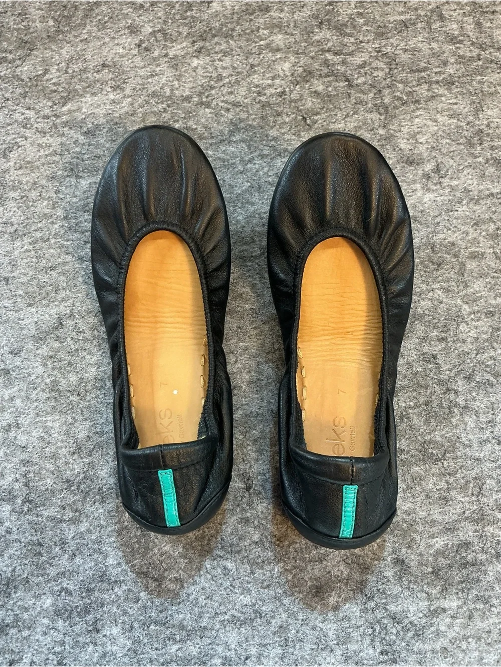 Tieks Black Leather Ballet Flats with Teal Sole Size 7